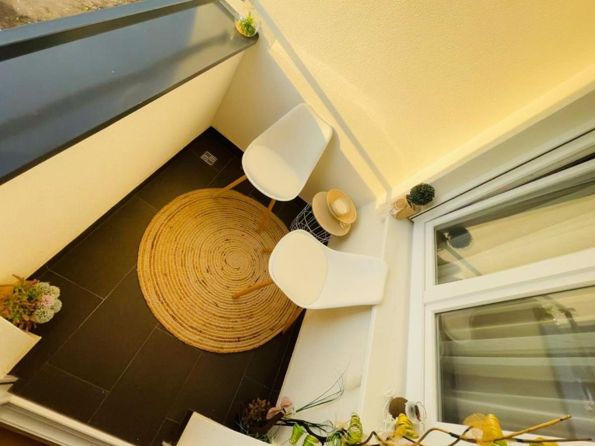 Stan Na Dan "Apartman Purple" Appartement Banja Luka Buitenkant foto
