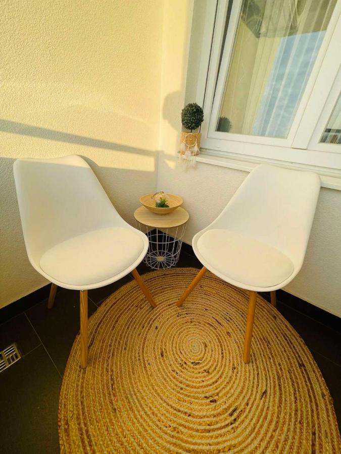 Stan Na Dan "Apartman Purple" Appartement Banja Luka Buitenkant foto