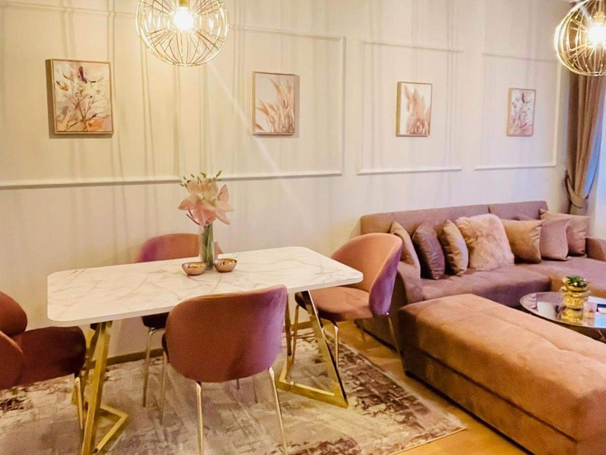 Stan Na Dan "Apartman Purple" Appartement Banja Luka Buitenkant foto