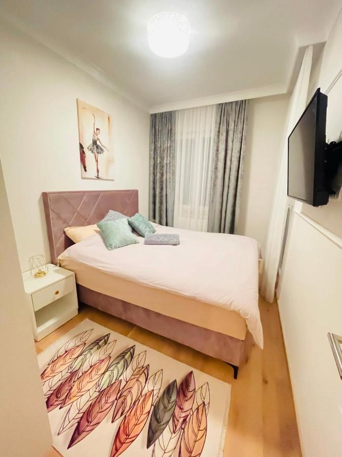 Stan Na Dan "Apartman Purple" Appartement Banja Luka Buitenkant foto