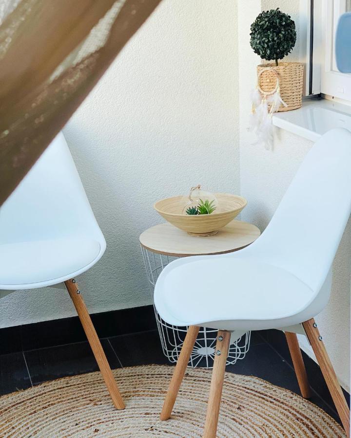 Stan Na Dan "Apartman Purple" Appartement Banja Luka Buitenkant foto